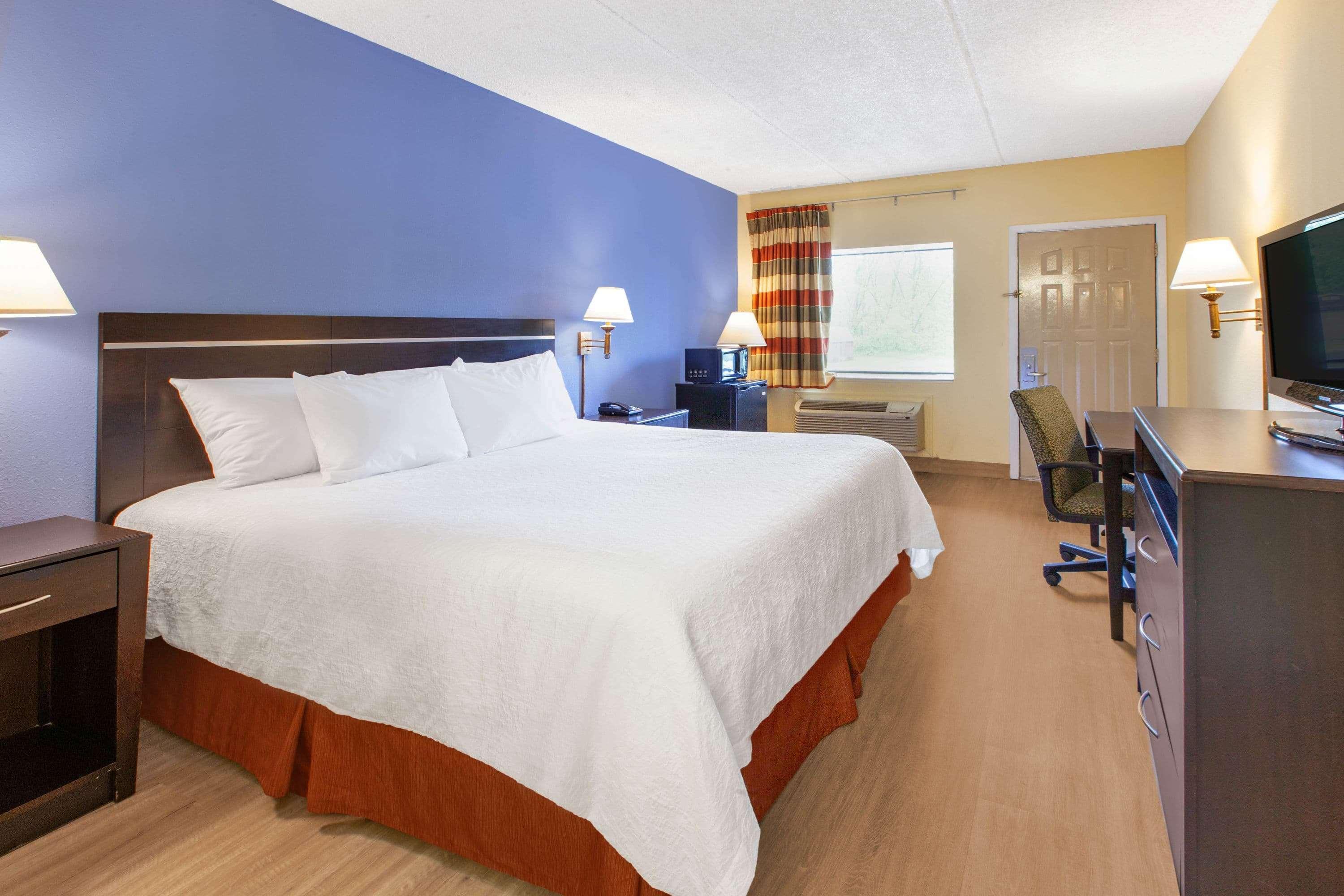 Days Inn By Wyndham Grantville Ngoại thất bức ảnh