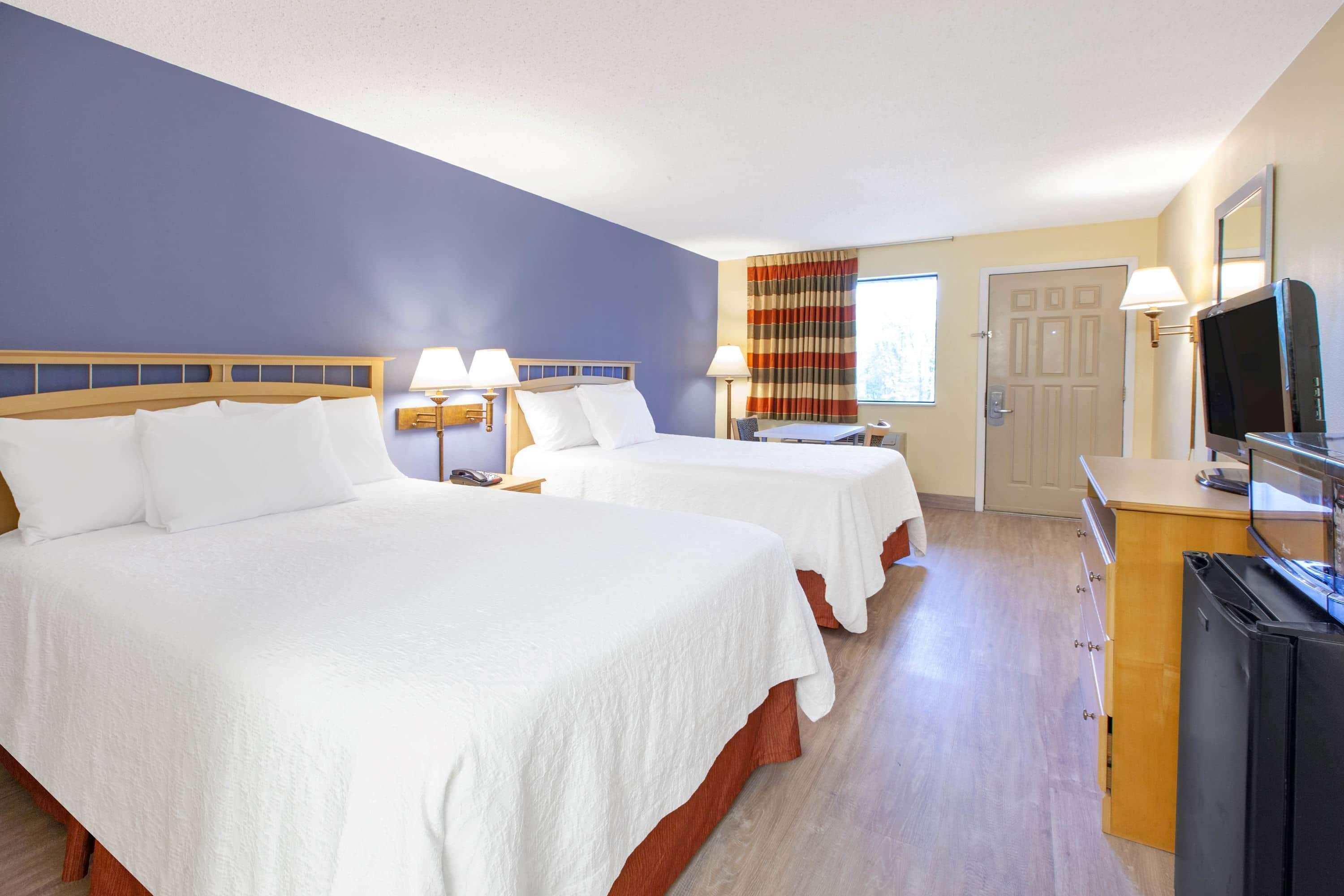 Days Inn By Wyndham Grantville Ngoại thất bức ảnh