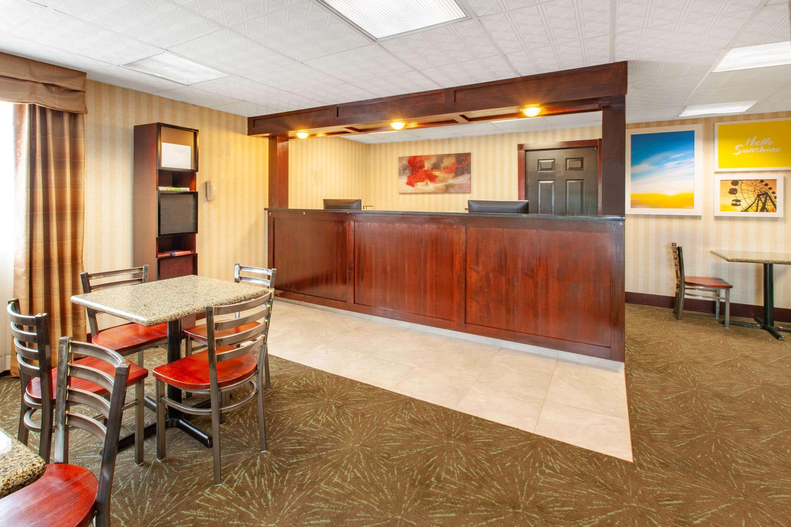 Days Inn By Wyndham Grantville Ngoại thất bức ảnh