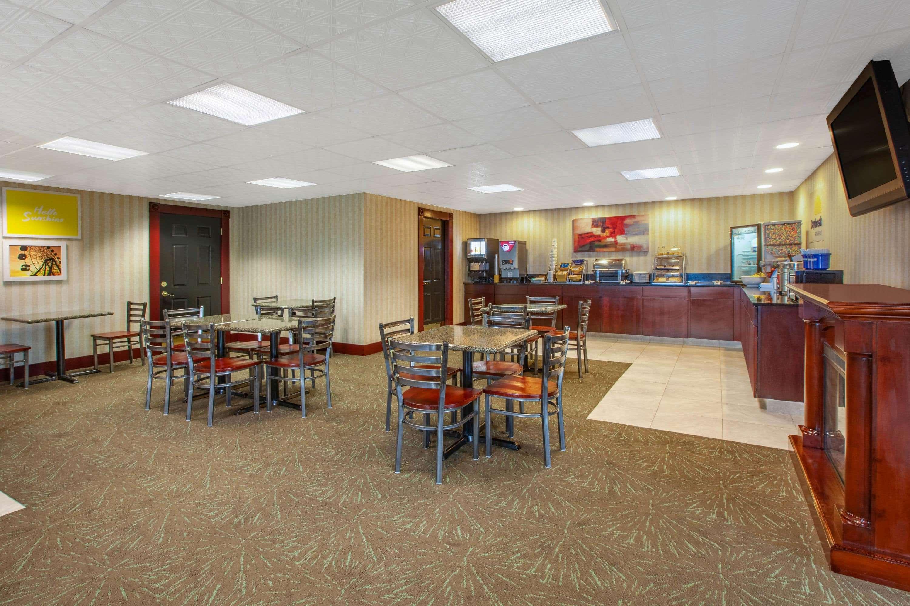 Days Inn By Wyndham Grantville Ngoại thất bức ảnh