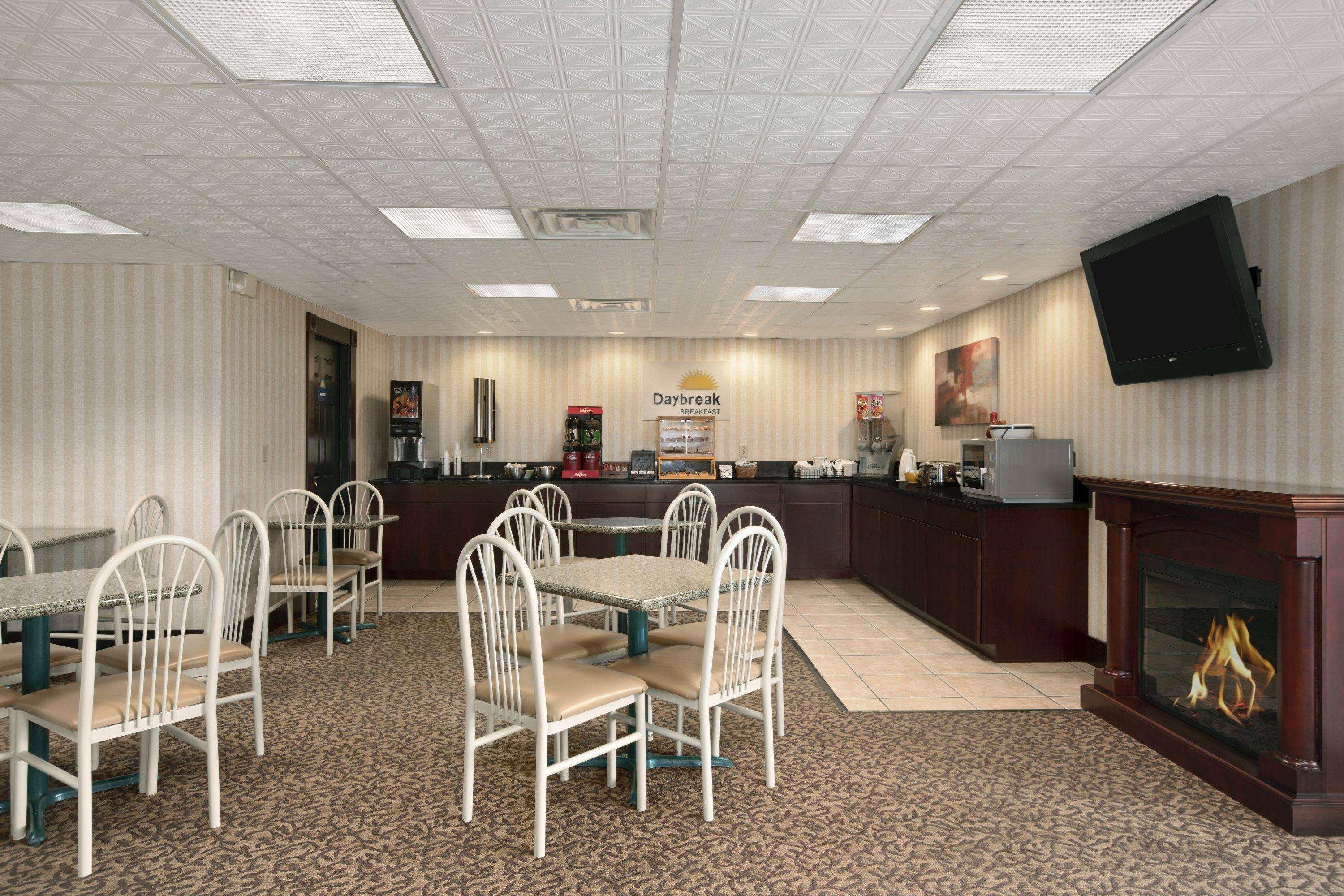 Days Inn By Wyndham Grantville Ngoại thất bức ảnh