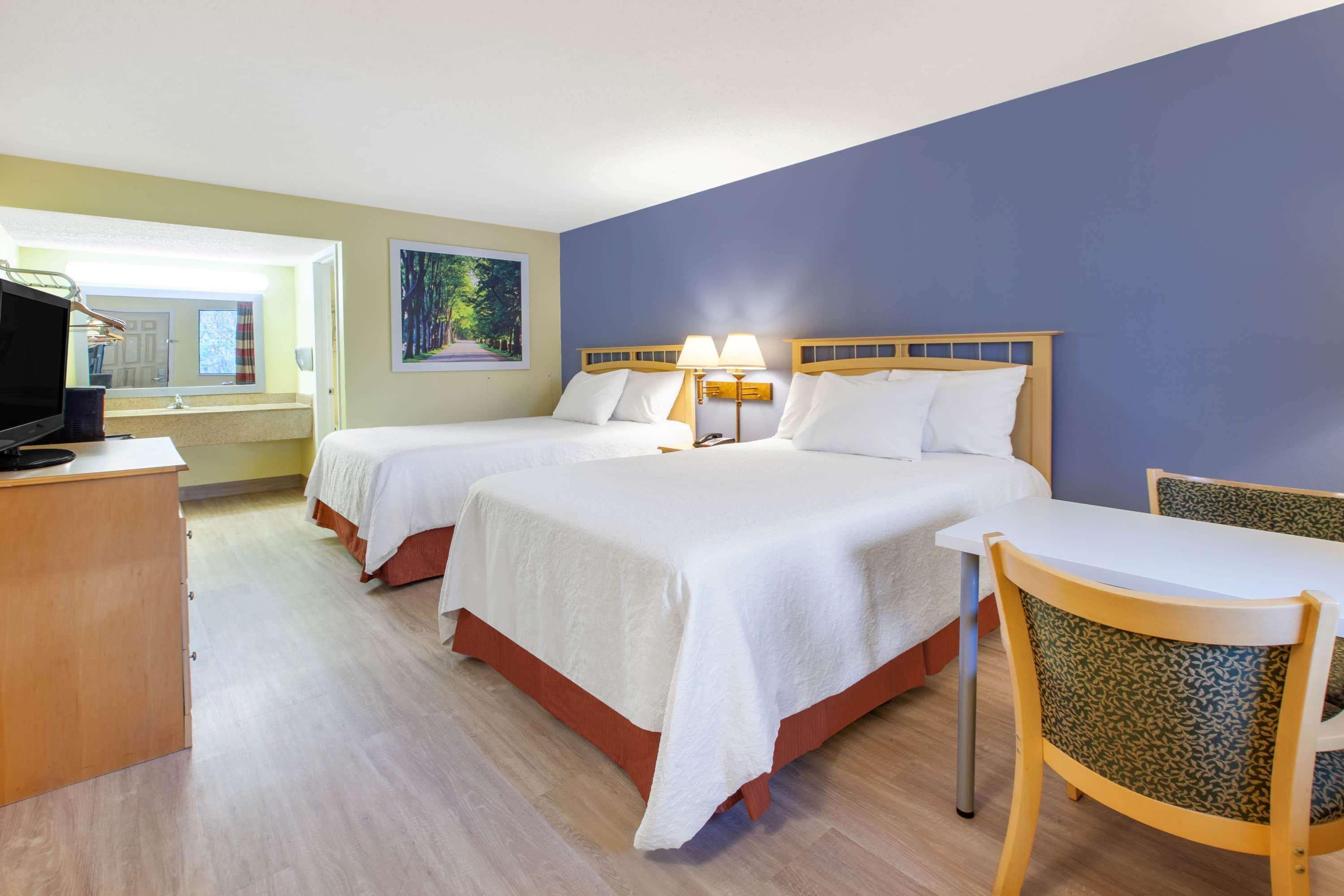 Days Inn By Wyndham Grantville Ngoại thất bức ảnh
