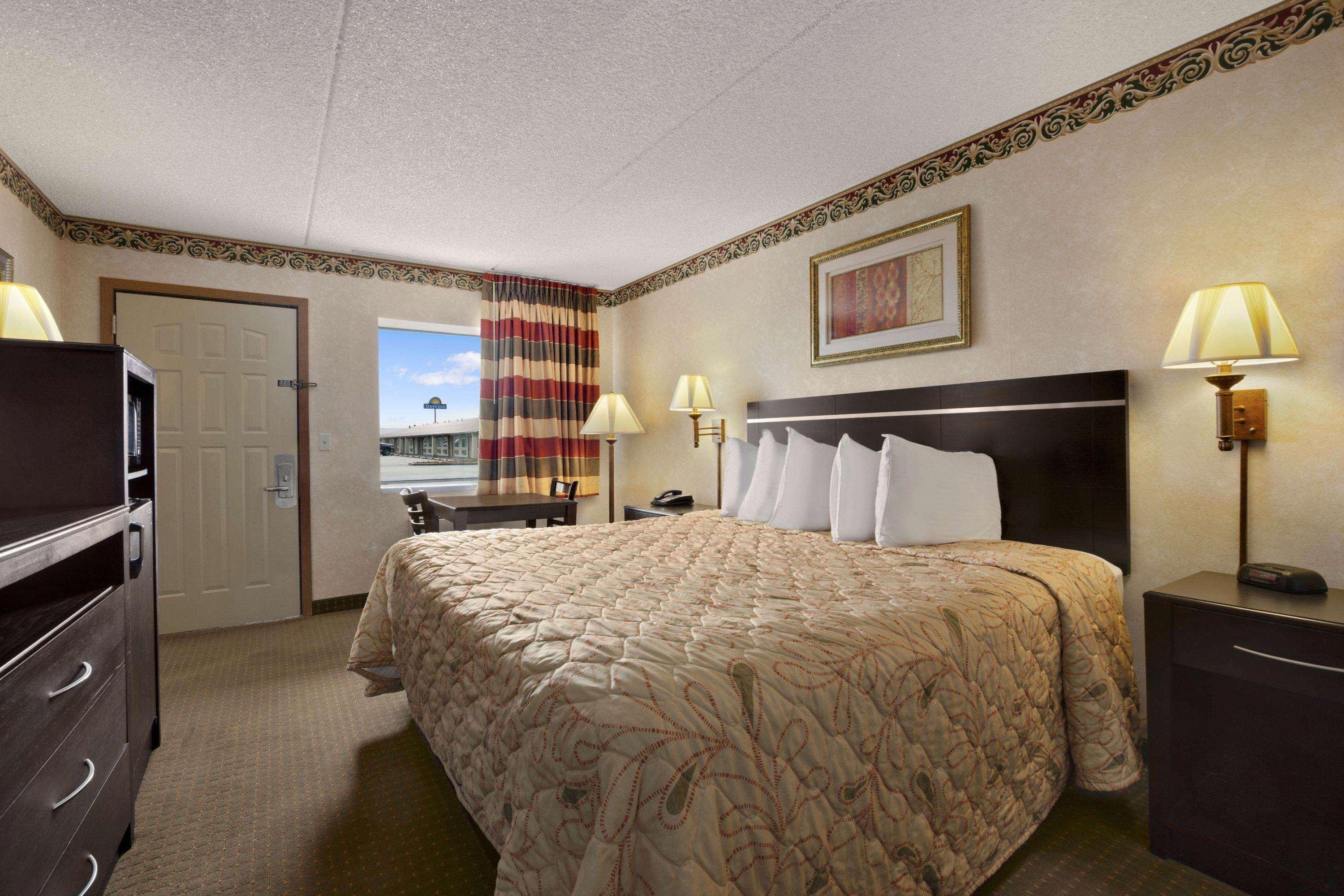 Days Inn By Wyndham Grantville Ngoại thất bức ảnh
