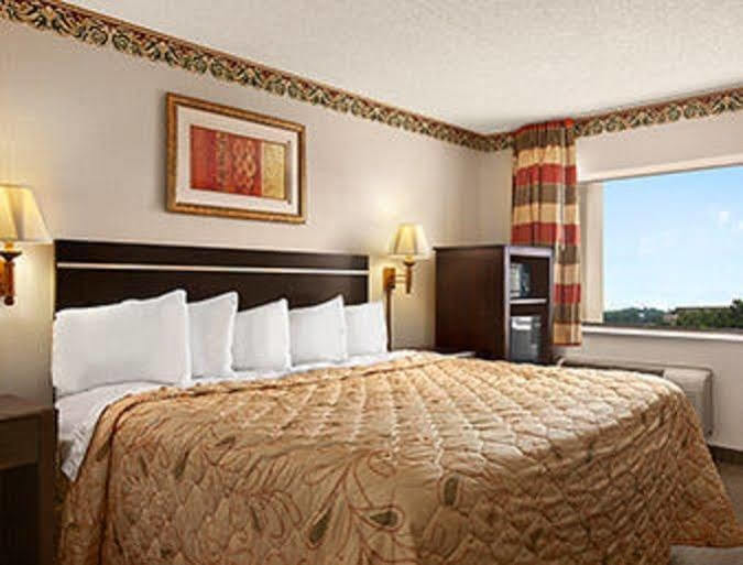 Days Inn By Wyndham Grantville Ngoại thất bức ảnh